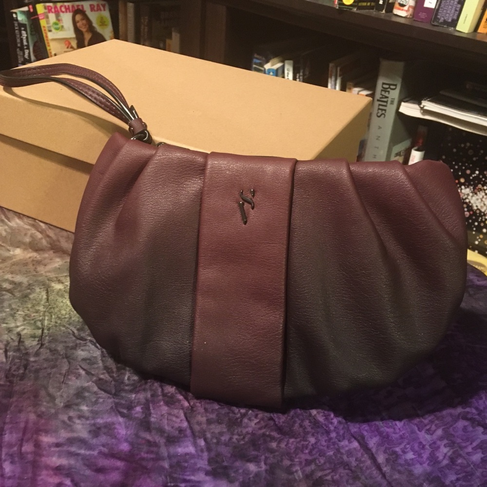 Simply Vera clutch
